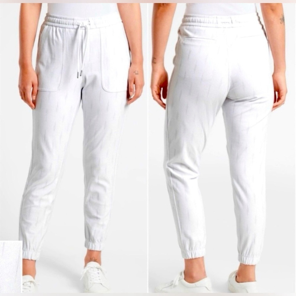 Athleta Pants - Athleta 22 Plus Farallon Printed Jogger NWT Gray & White